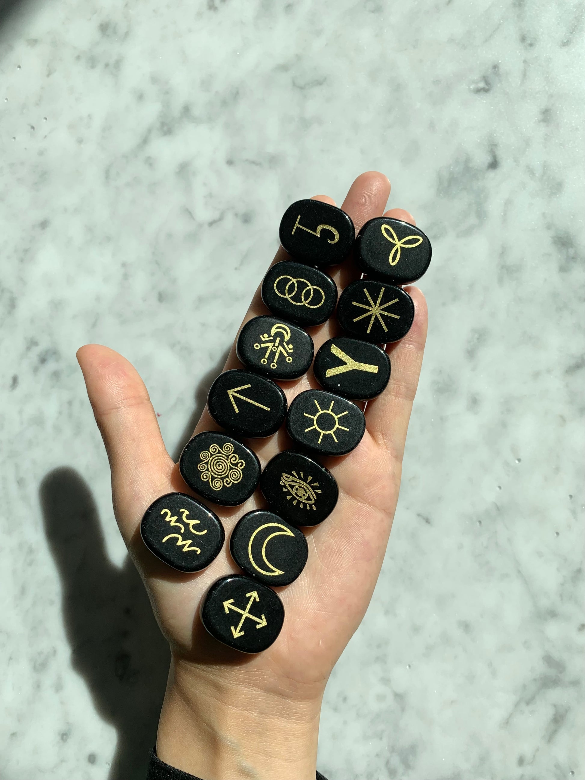 Black Obsidian Rune Stones - Gemstone Runes for Beginners Healing Crystal  Kit Alphabet Stones Divination Tools Elder Futhark Rune Stones Lettering  Set